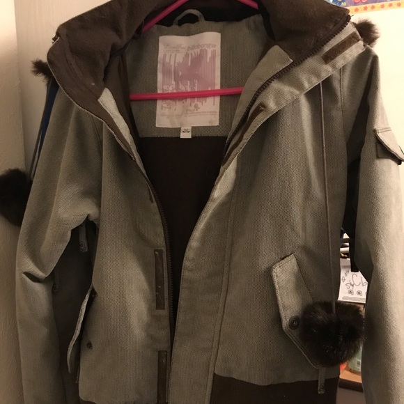 Billabong ski coat worn twice gently used🧥🎉🎉🎉🎉🎄🎄 - Picture 2 of 3